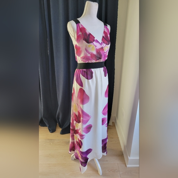 EXPRESS | Floral Maxi Dress - Picture 5 of 13